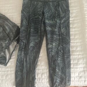 Lululemon Athletica Black and Gray Patterned Leggings